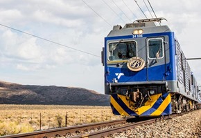 Top 10 Reasons to Travel by Luxury Train