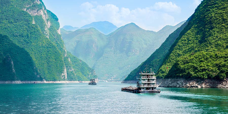 Cruising the Yangtze from Chongqing to the Three Gorges